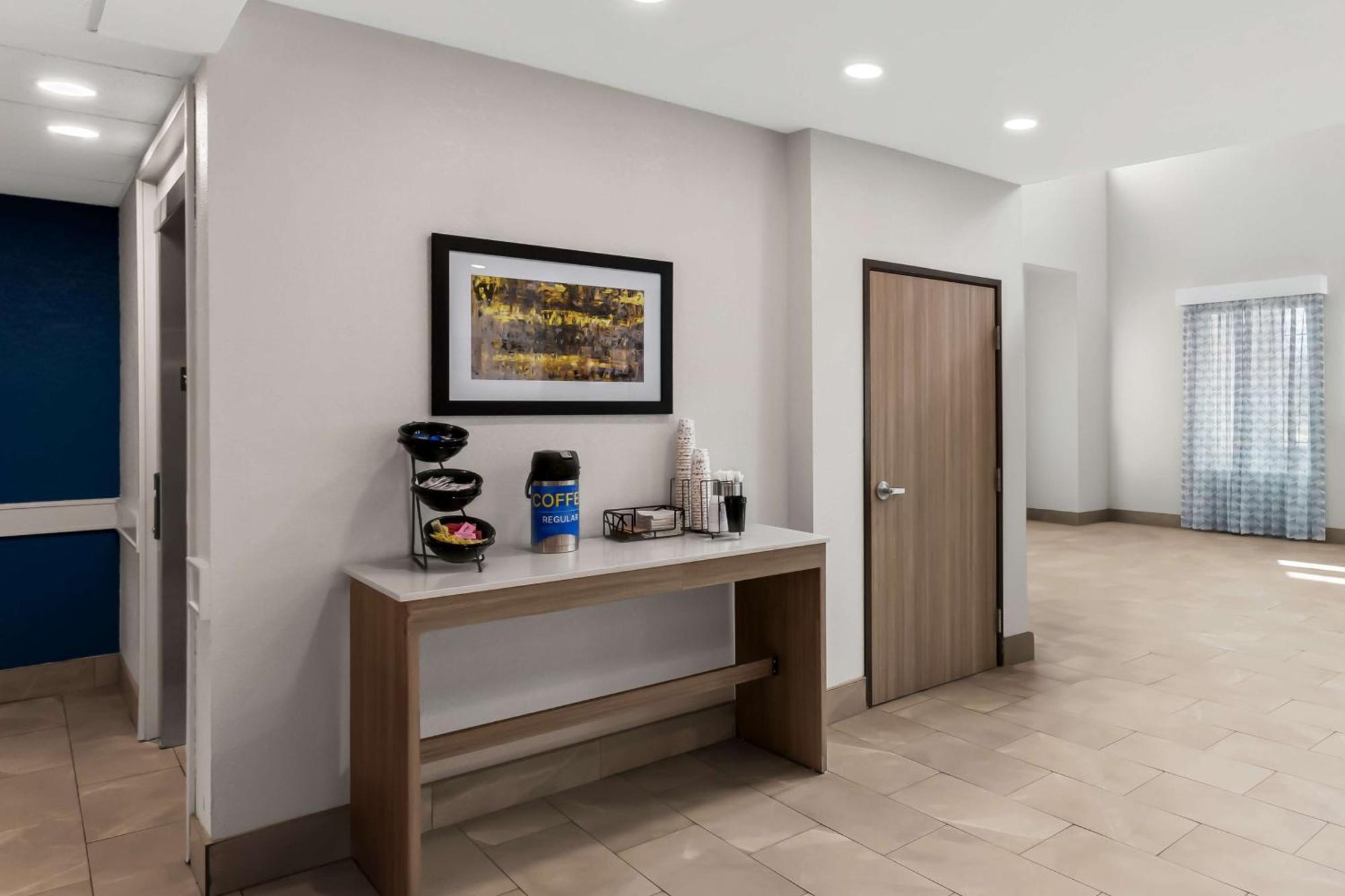 Sonesta Essential La Porte Extérieur photo