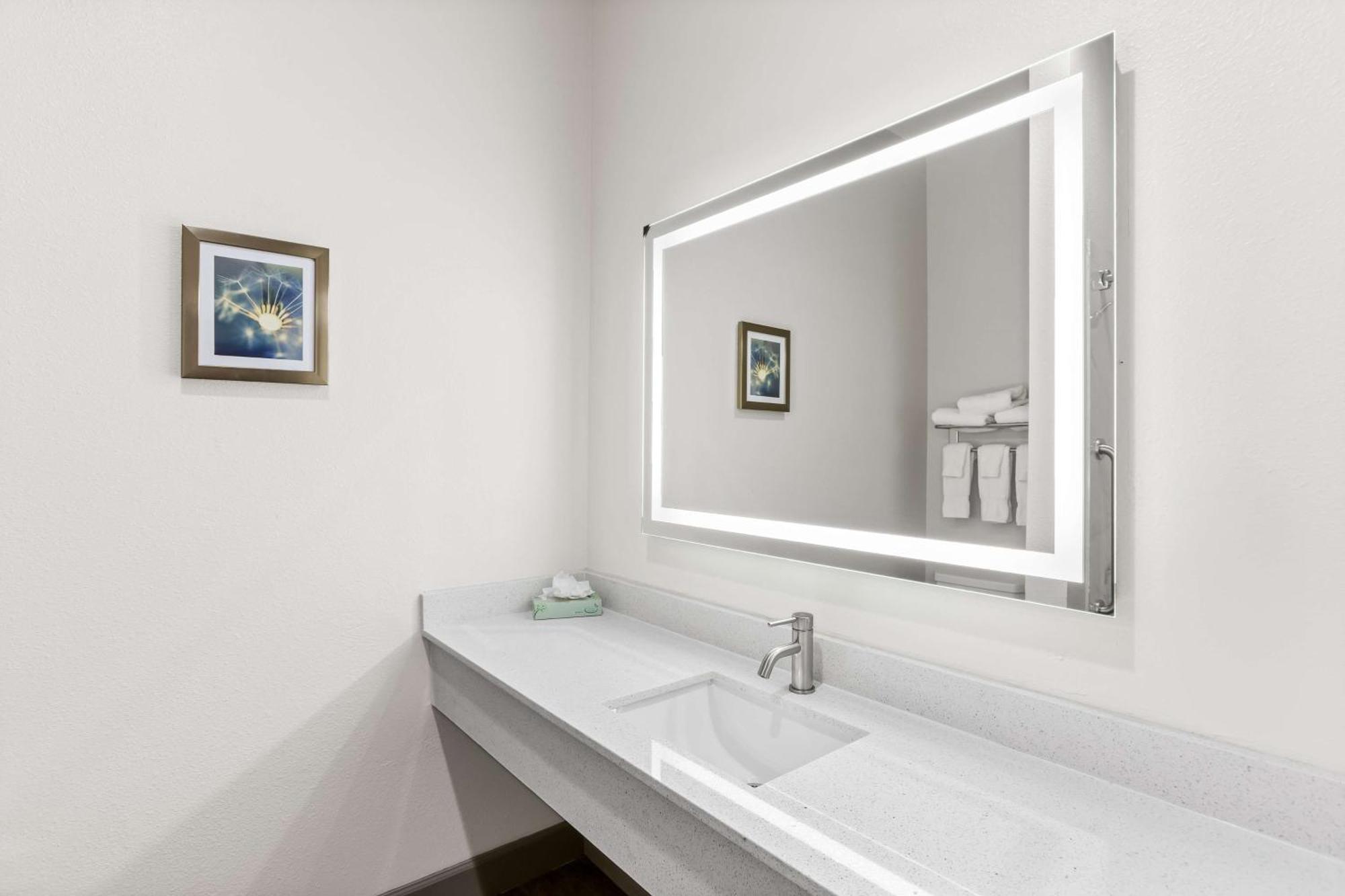 Sonesta Essential La Porte Extérieur photo