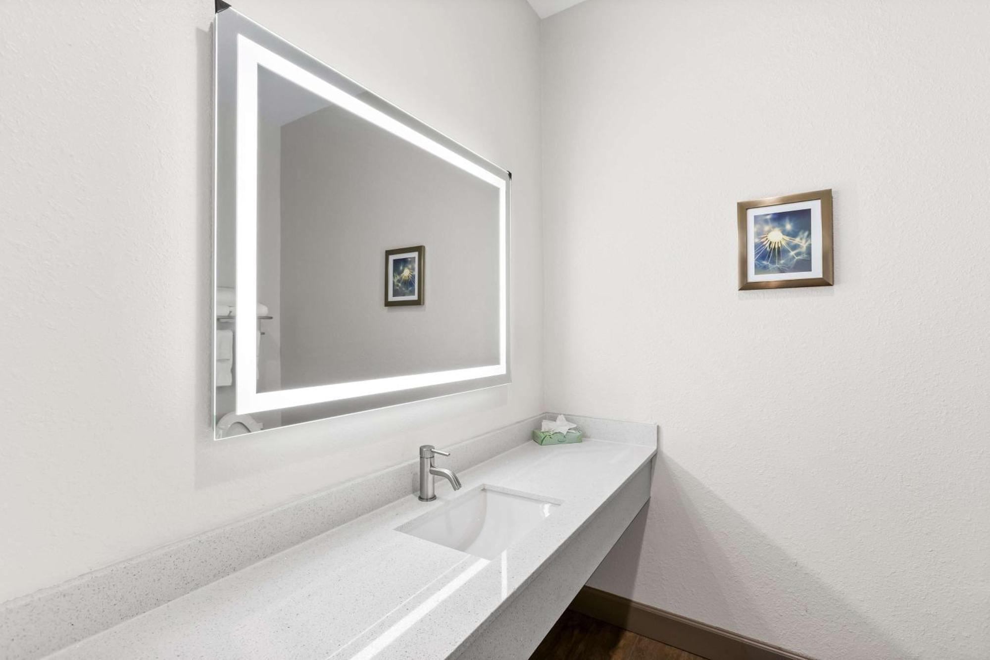 Sonesta Essential La Porte Extérieur photo