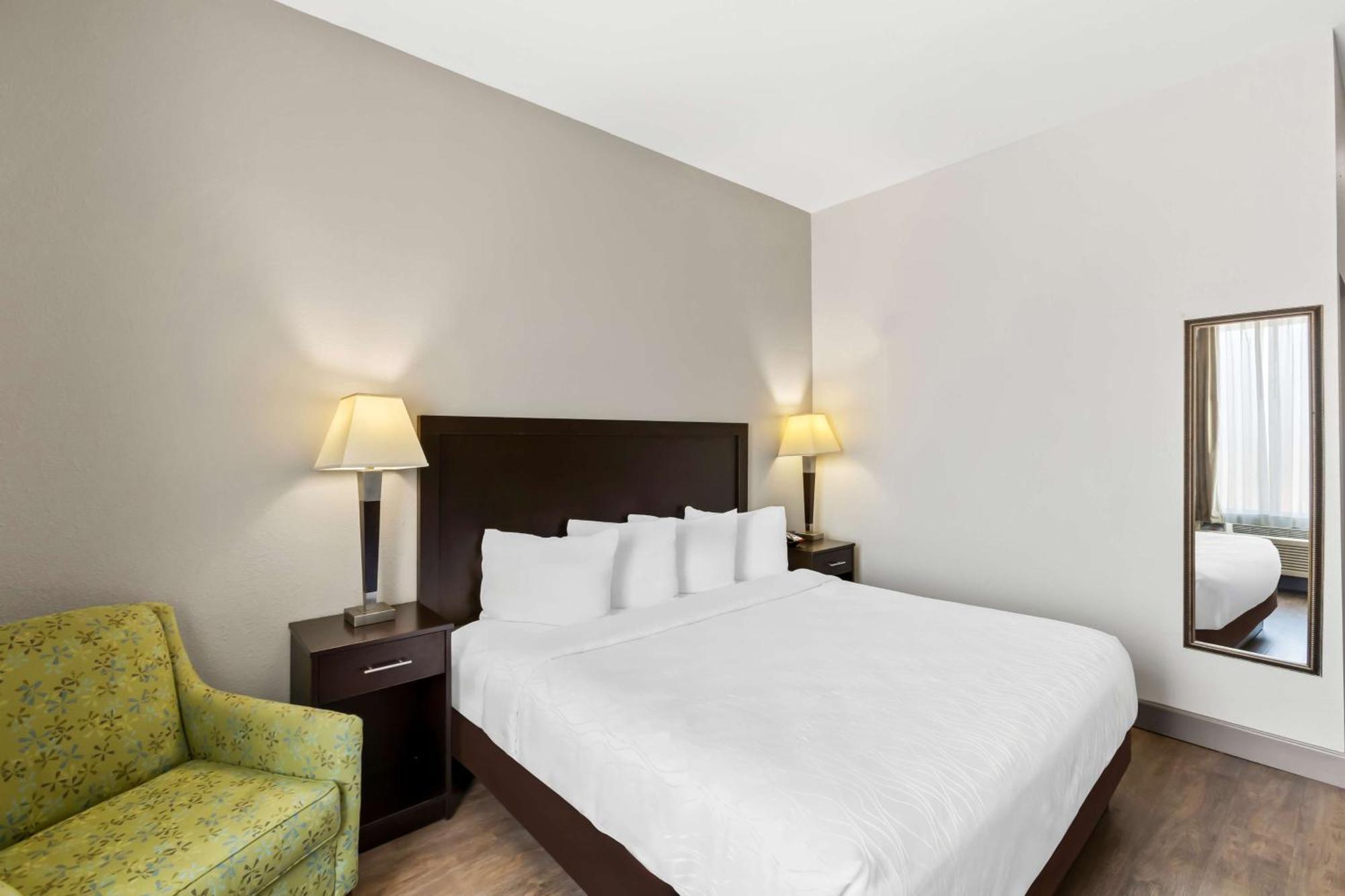 Sonesta Essential La Porte Extérieur photo