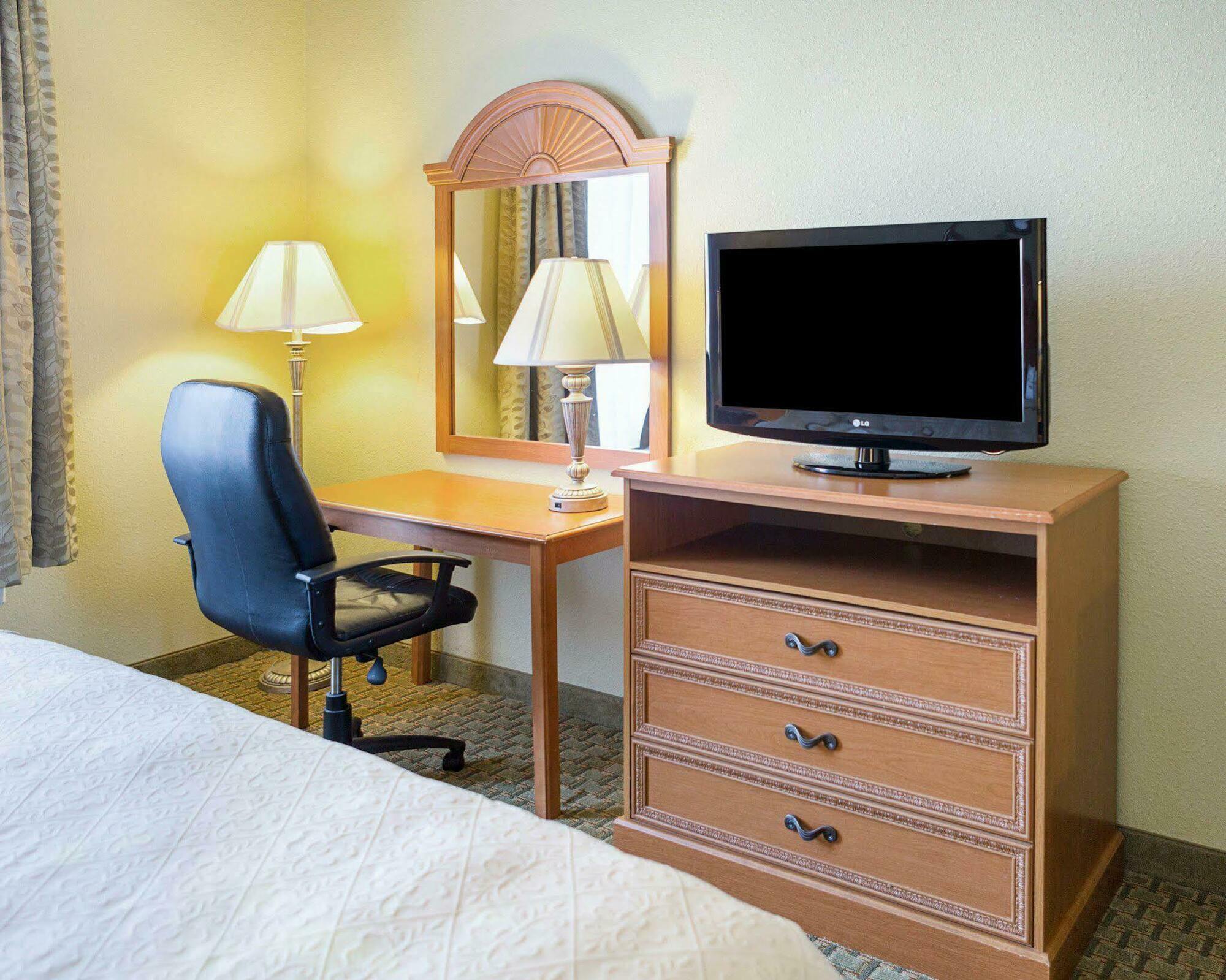 Sonesta Essential La Porte Extérieur photo