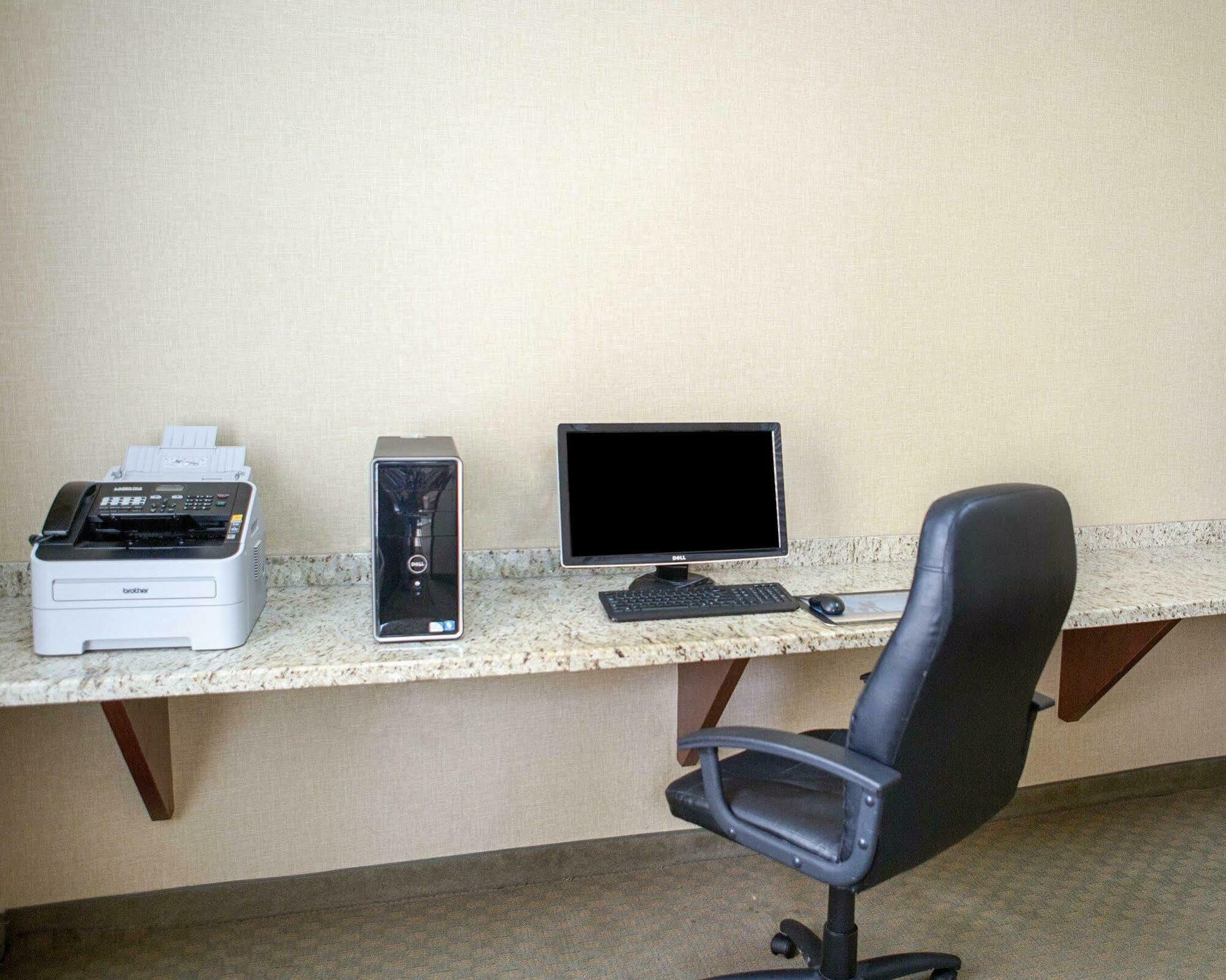 Sonesta Essential La Porte Extérieur photo